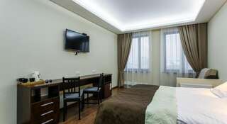 Мини-отель Офицерский Санкт-Петербург Двухместный номер с 1 кроватью или 2 отдельными кроватями + дополнительной кроватью-3